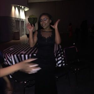 Meet your Posher, Makelle